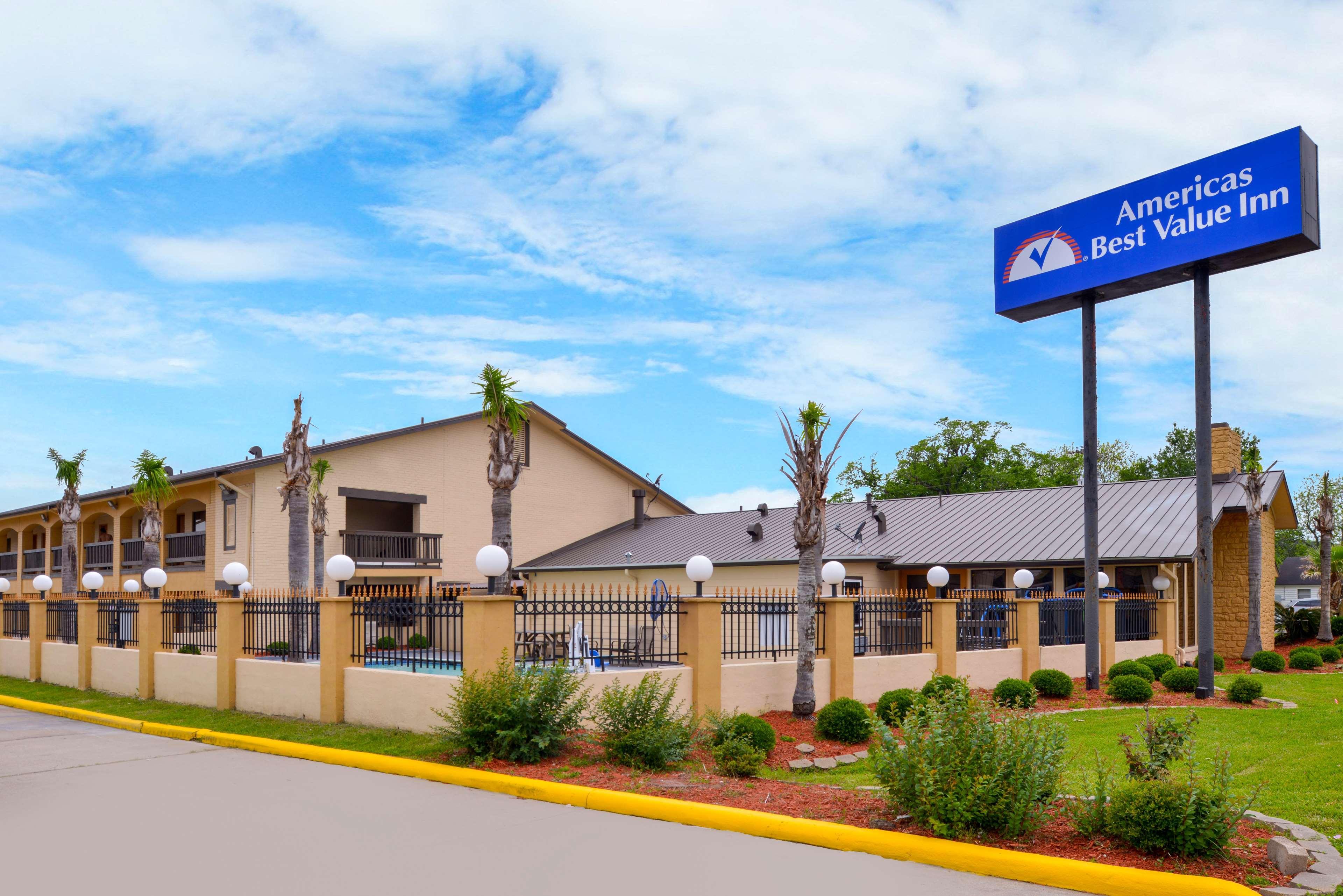 Americas Best Value Inn West Columbia Exterior photo