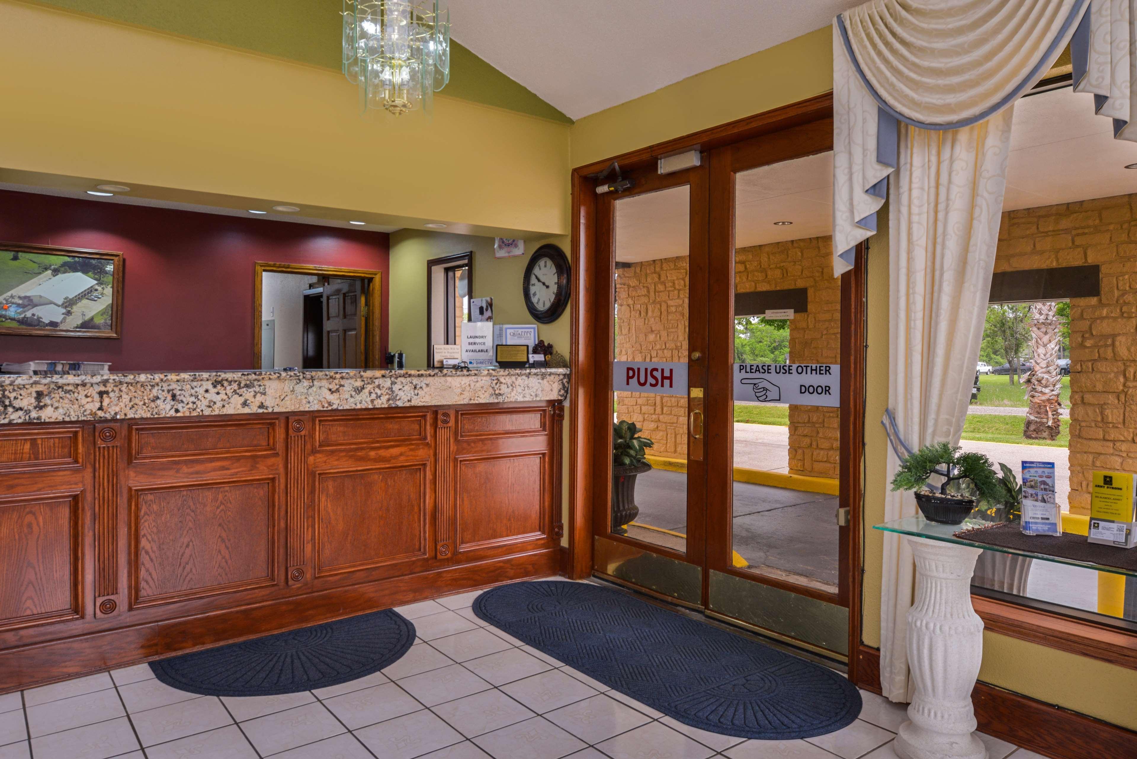 Americas Best Value Inn West Columbia Exterior photo
